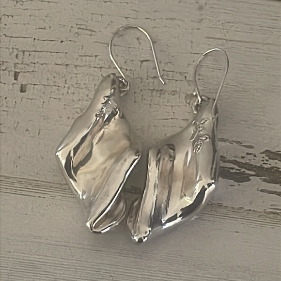 Bat Ami Silver Twisted Electroform Drop Earrings. - Picture 3 of 5